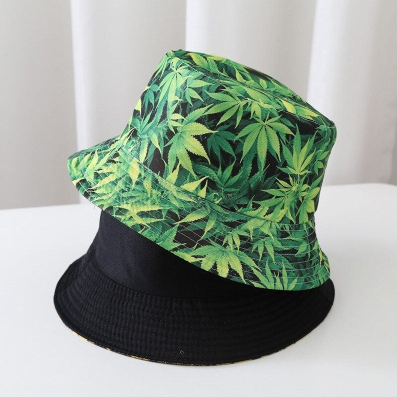 DOUBLE SIDED LEAVES PRINT BUCKET HAT