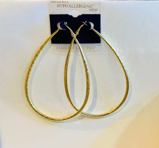 DIAMOND CUT GOLD PLATED OVAL HOOP EARRINGS (10cm)